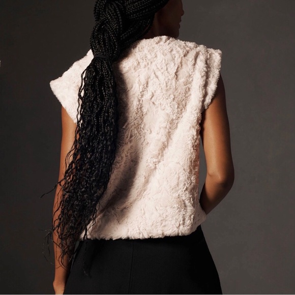 Maeve Lg Faux Fur Muscle Tank Women’s Cream Color Soft Cozy Fall Winter - Picture 2 of 8